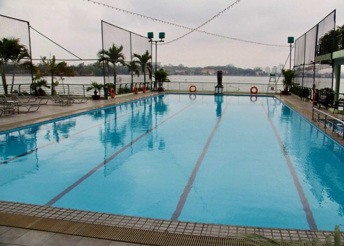Bể bơi khách sạn Hanoi Club