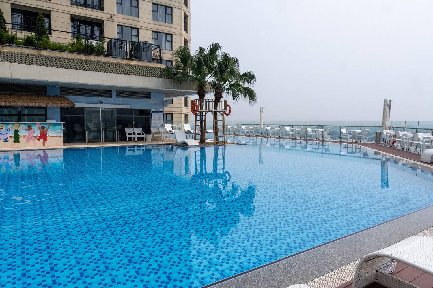 Bể bơi nghi tàm