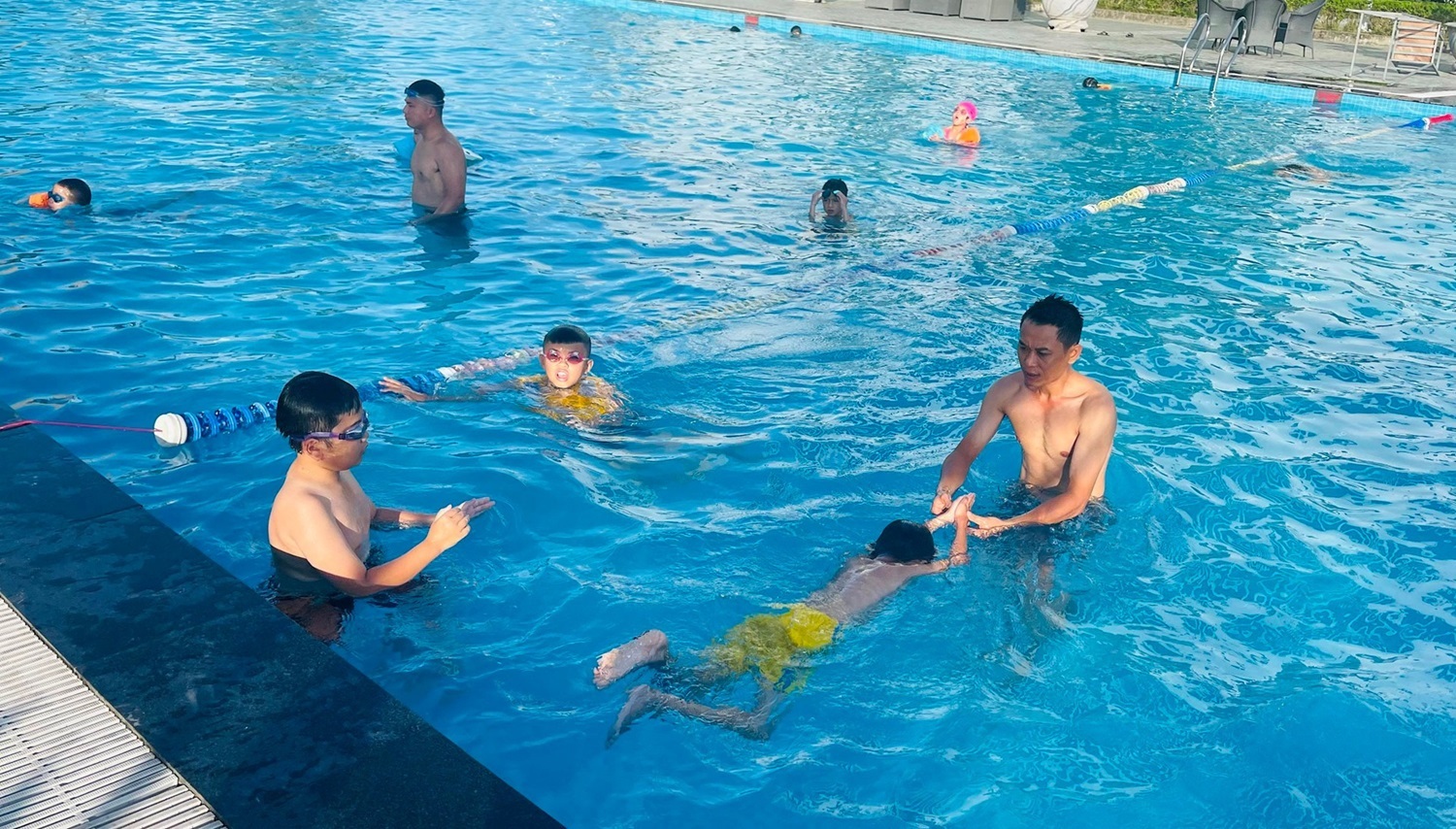 Khởi động trước khi bơi