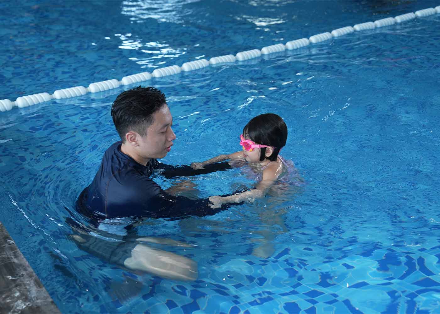 Dạy bơi cho trẻ em