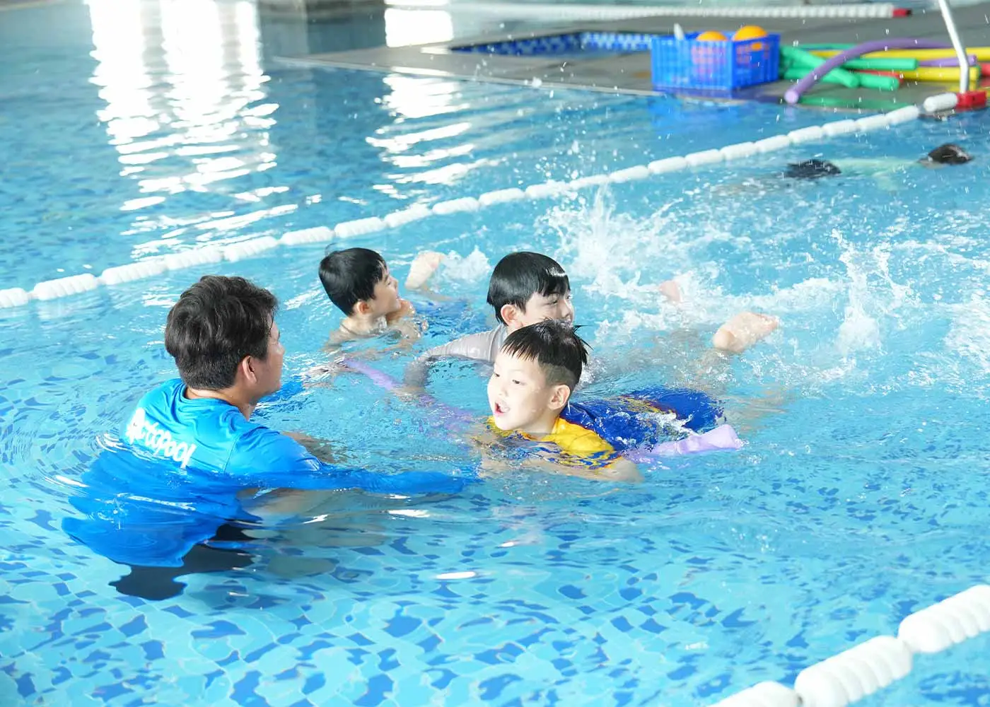 Lớp học bơi dành cho trẻ em tại Octopool