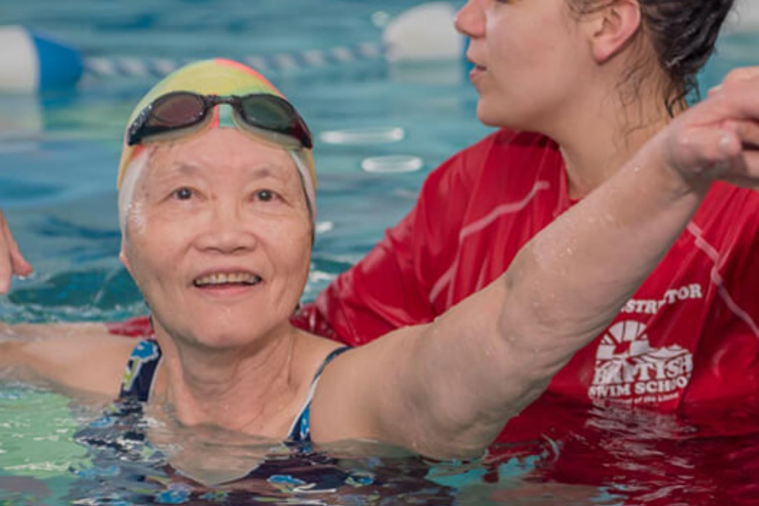 tập bơi cho người lớn tuổi