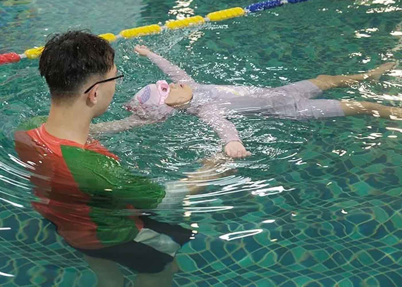 Trường bơi chim cánh cụt Lifeswim