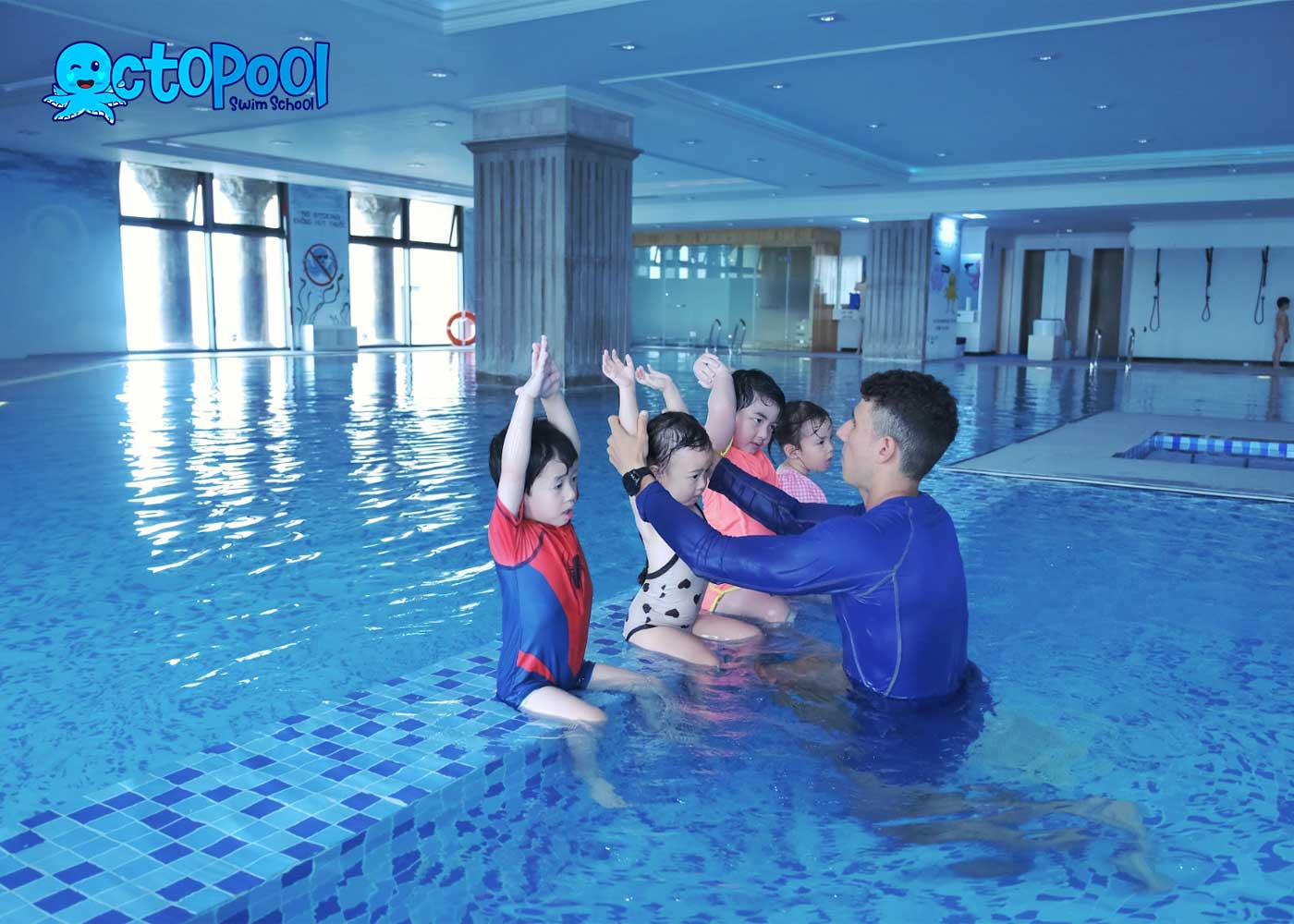 Cách dạy bơi cho trẻ sợ nước – Hướng dẫn chi tiết