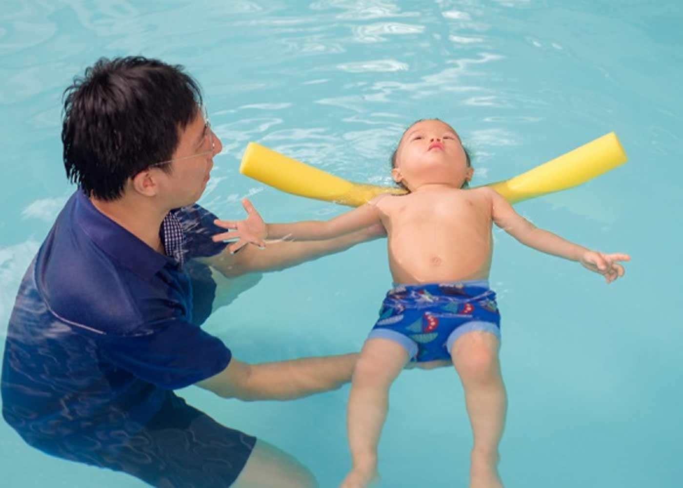 Các bước cơ bản dạy bơi cho trẻ em