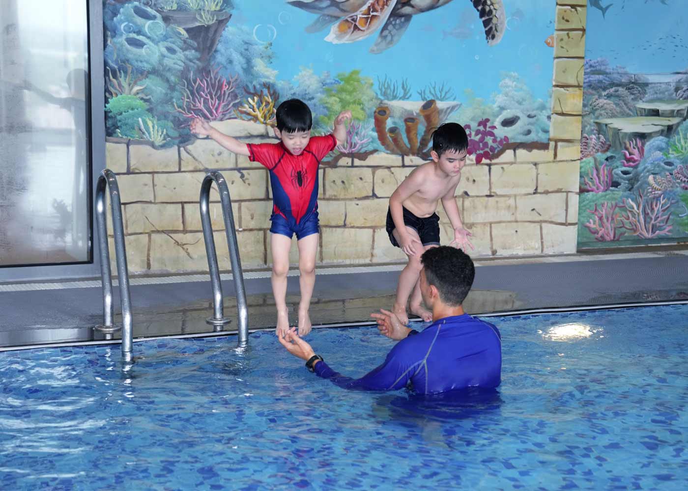 Lớp học bơi cho bé 3 tuổi ở Octopool
