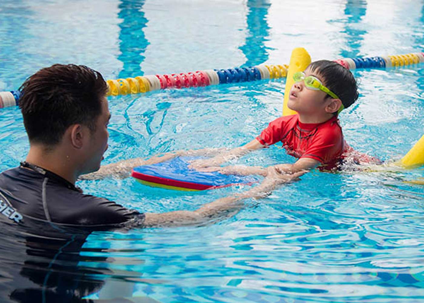 Những lưu ý khi dạy bơi cho bé 5 tuổi