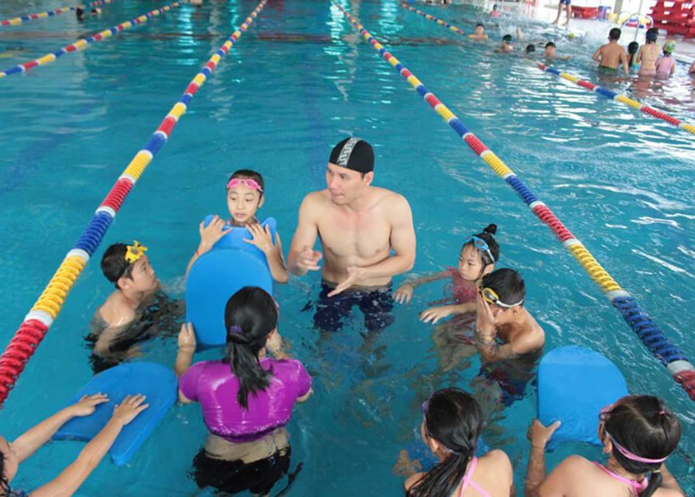 Dạy bơi cho bé 5 tuổi