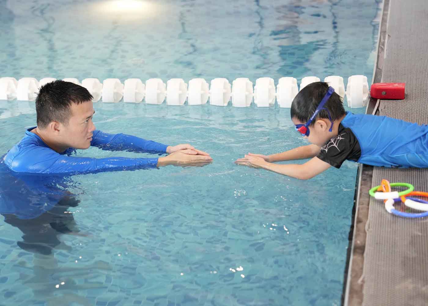 giá học bơi cho trẻ em tại Octopool
