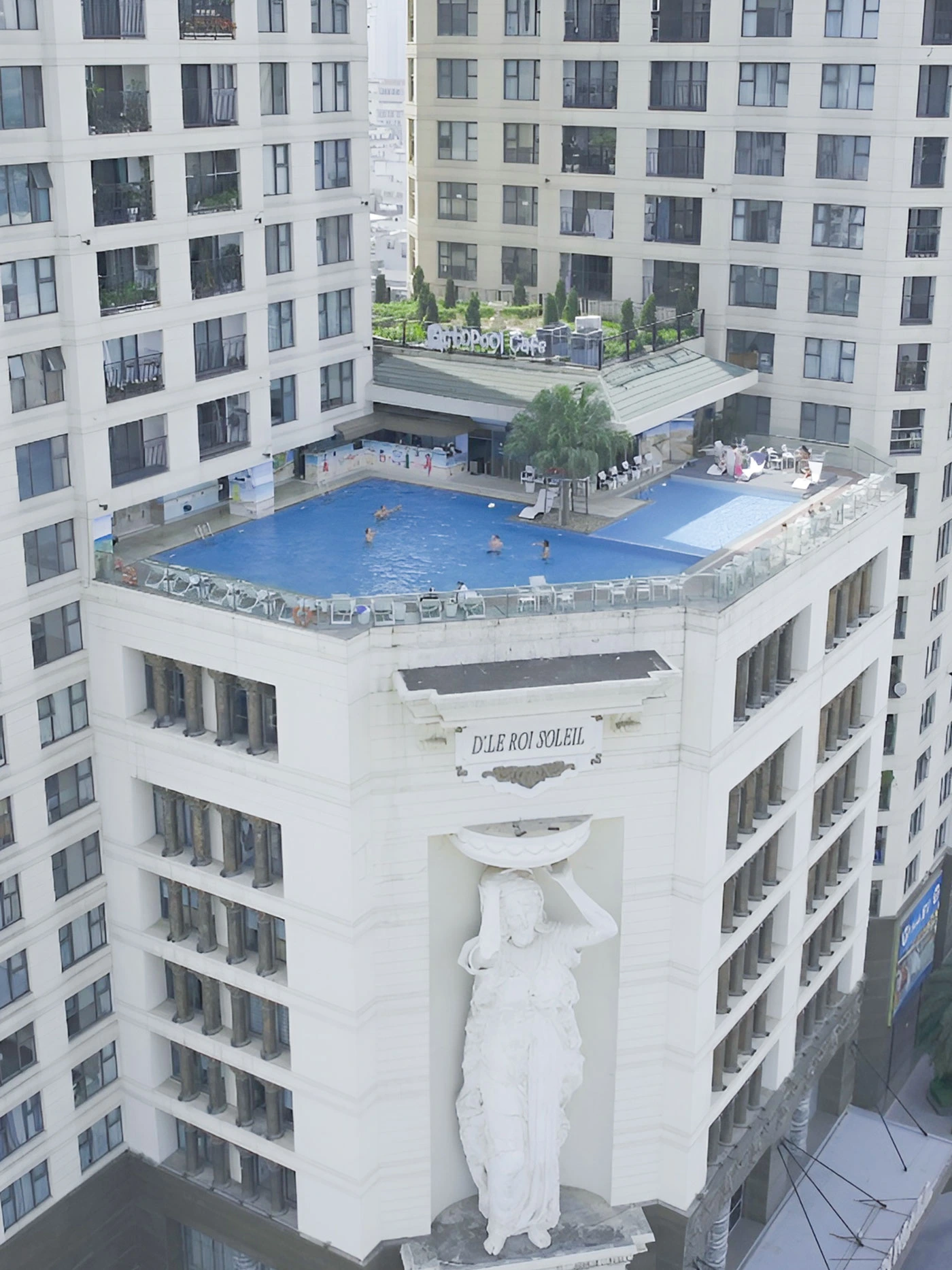 Luxury Pool