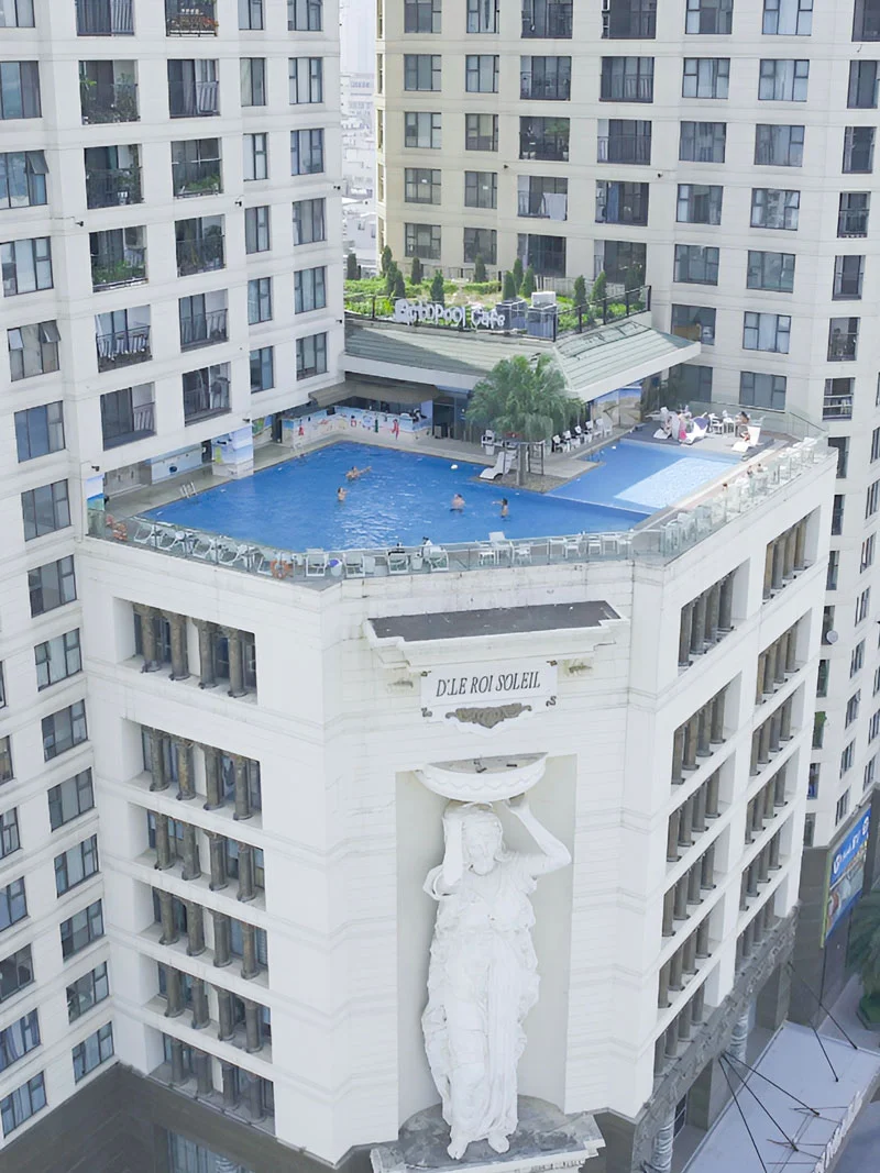 Rooftop Pool 1