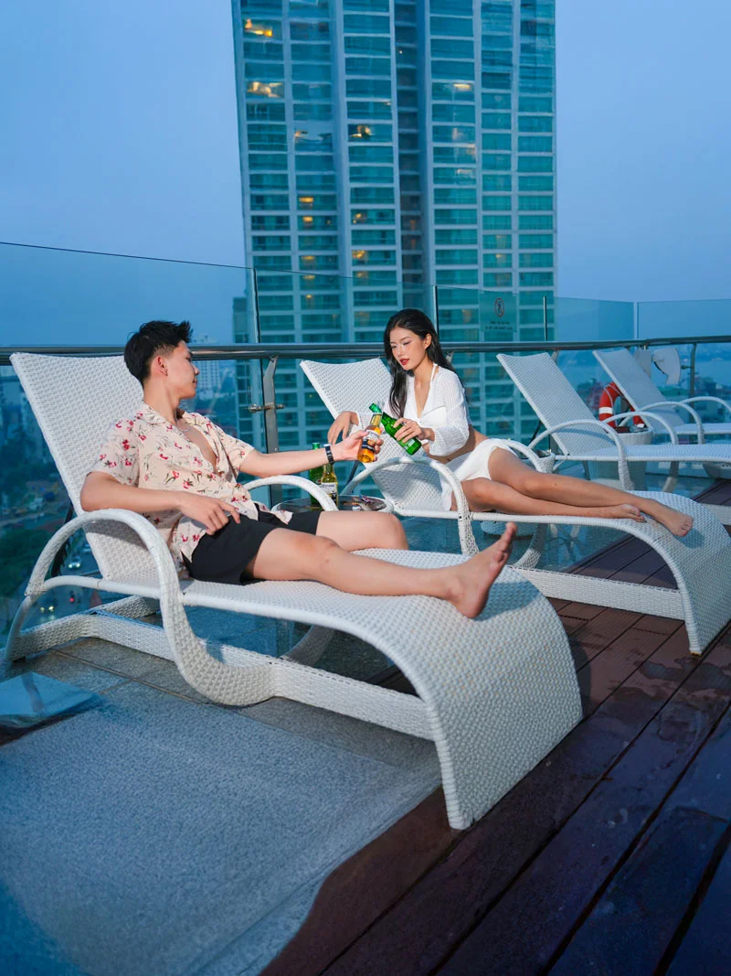Rooftop Pool 4
