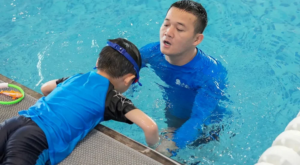 Bé học bơi tại Octopool